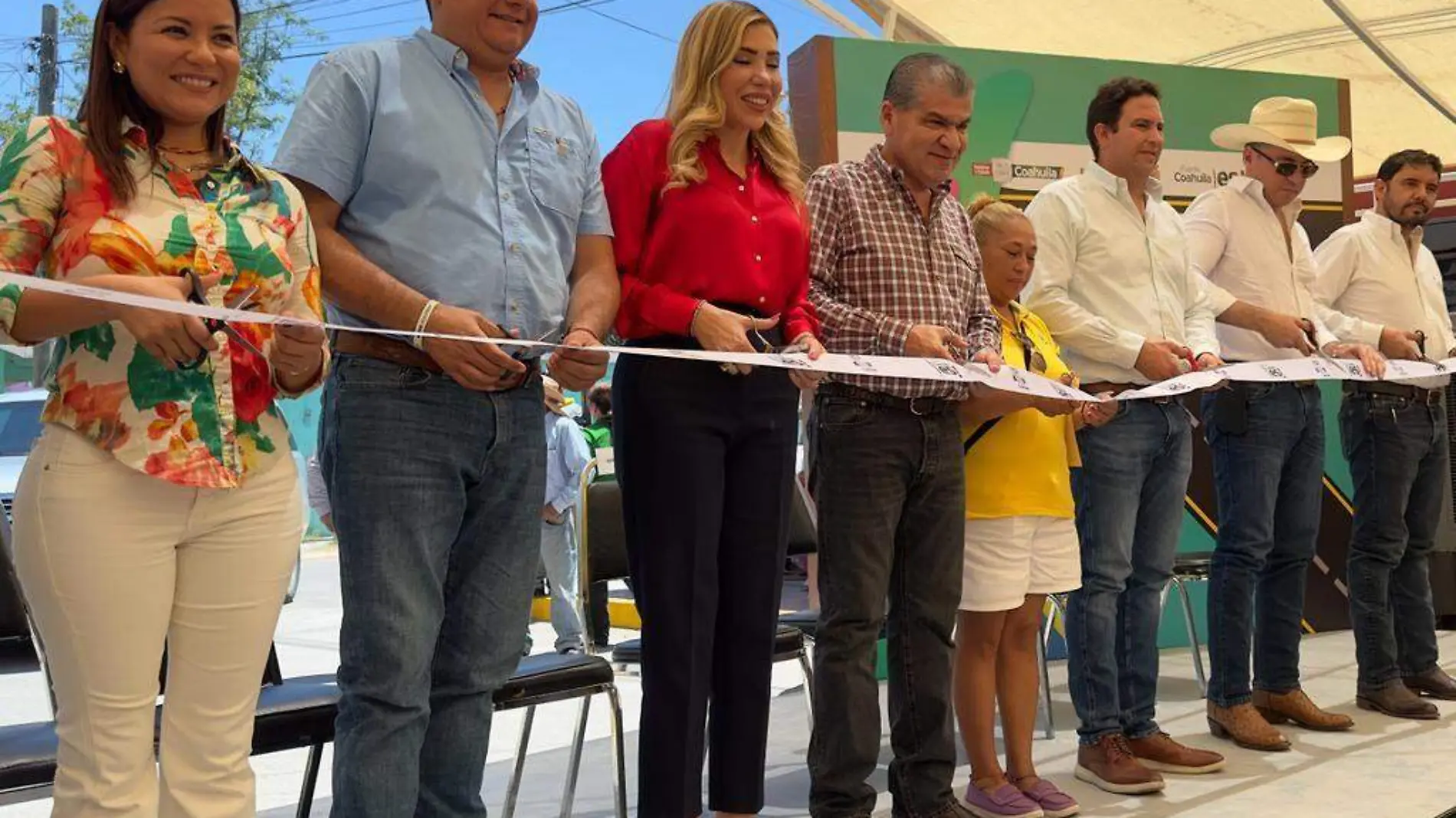 Miguel Riquelme entrega obras 